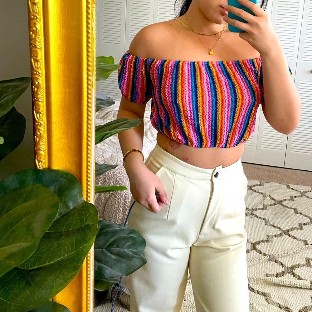 Off the Shoulder Vibrant ruched Crop top